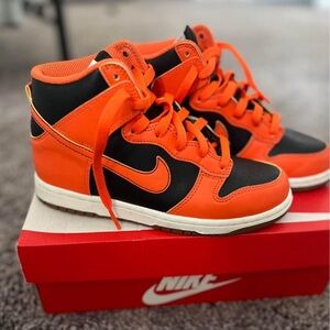 Boys Nike dunks